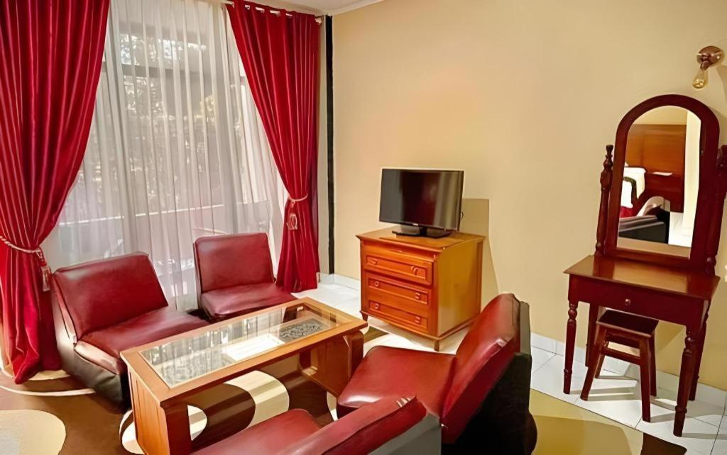 Hotel Benteng Букитинги Екстериор снимка