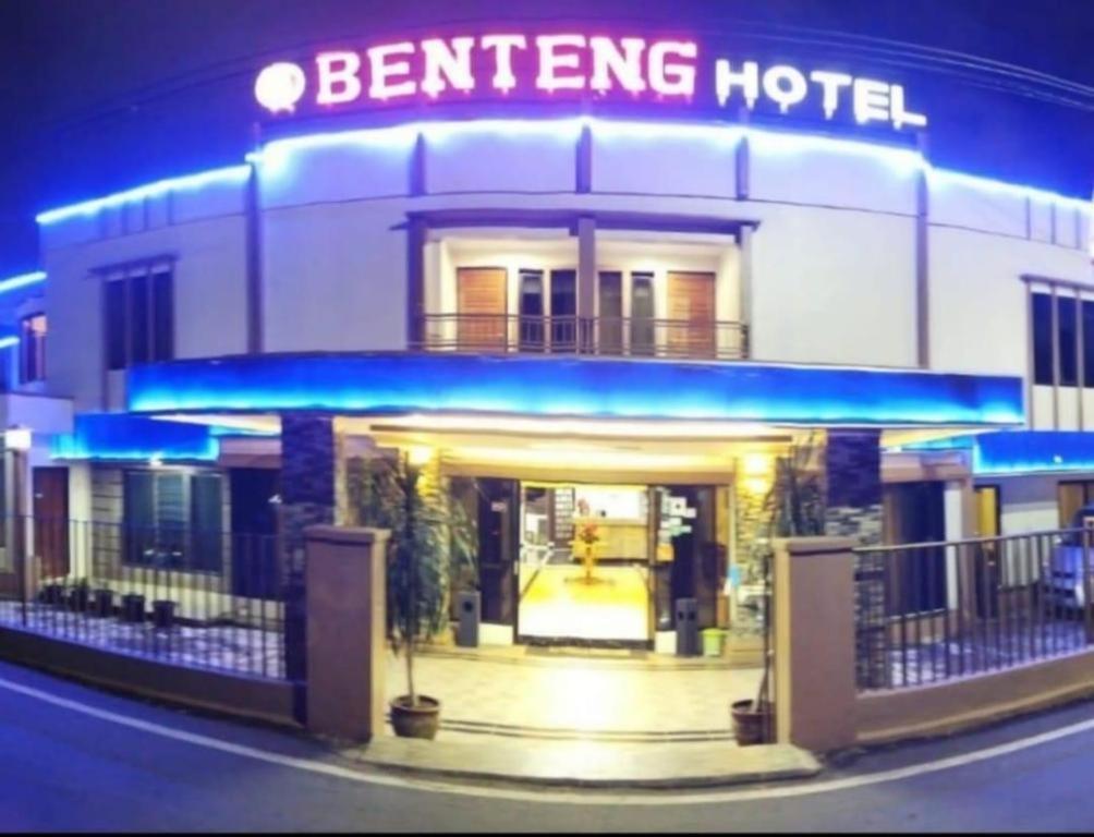 Hotel Benteng Букитинги Екстериор снимка