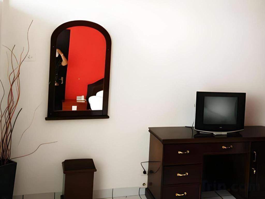 Hotel Benteng Букитинги Екстериор снимка