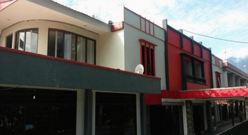 Hotel Benteng Букитинги Екстериор снимка