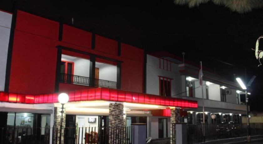 Hotel Benteng Букитинги Екстериор снимка