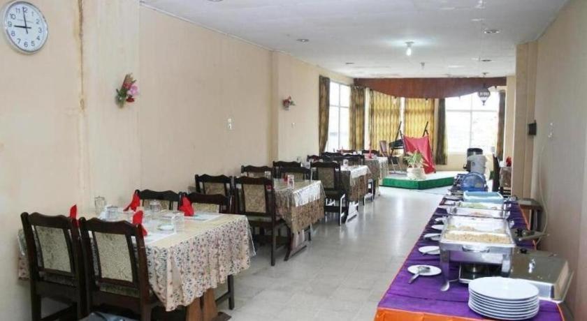 Hotel Benteng Букитинги Екстериор снимка