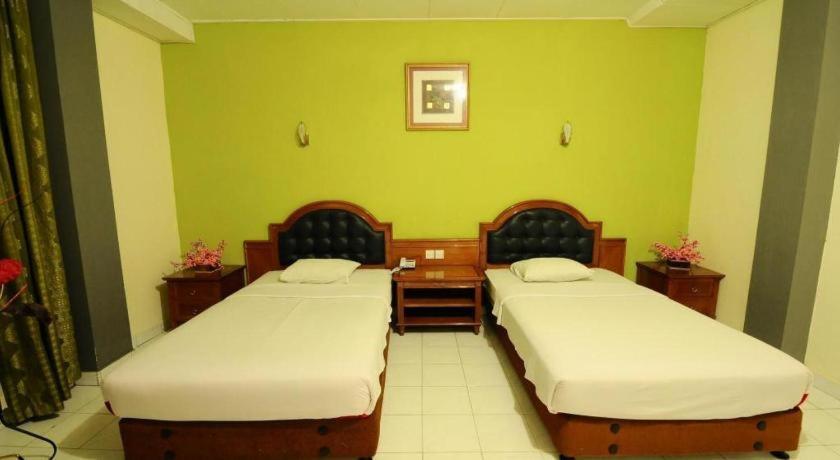 Hotel Benteng Букитинги Екстериор снимка