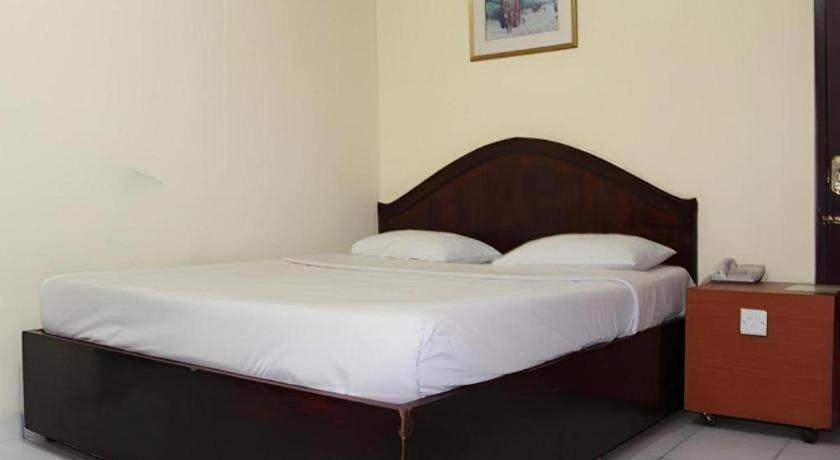 Hotel Benteng Букитинги Екстериор снимка