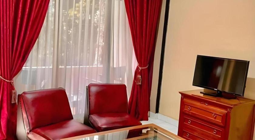 Hotel Benteng Букитинги Екстериор снимка