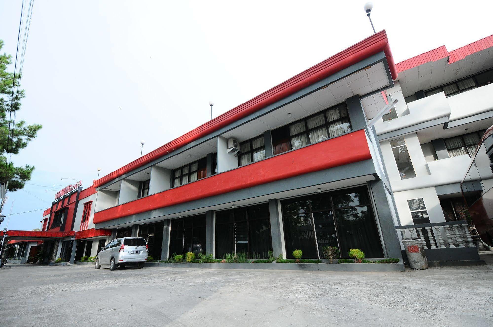 Hotel Benteng Букитинги Екстериор снимка